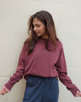Oversized_sweatshirt_in_burgundy