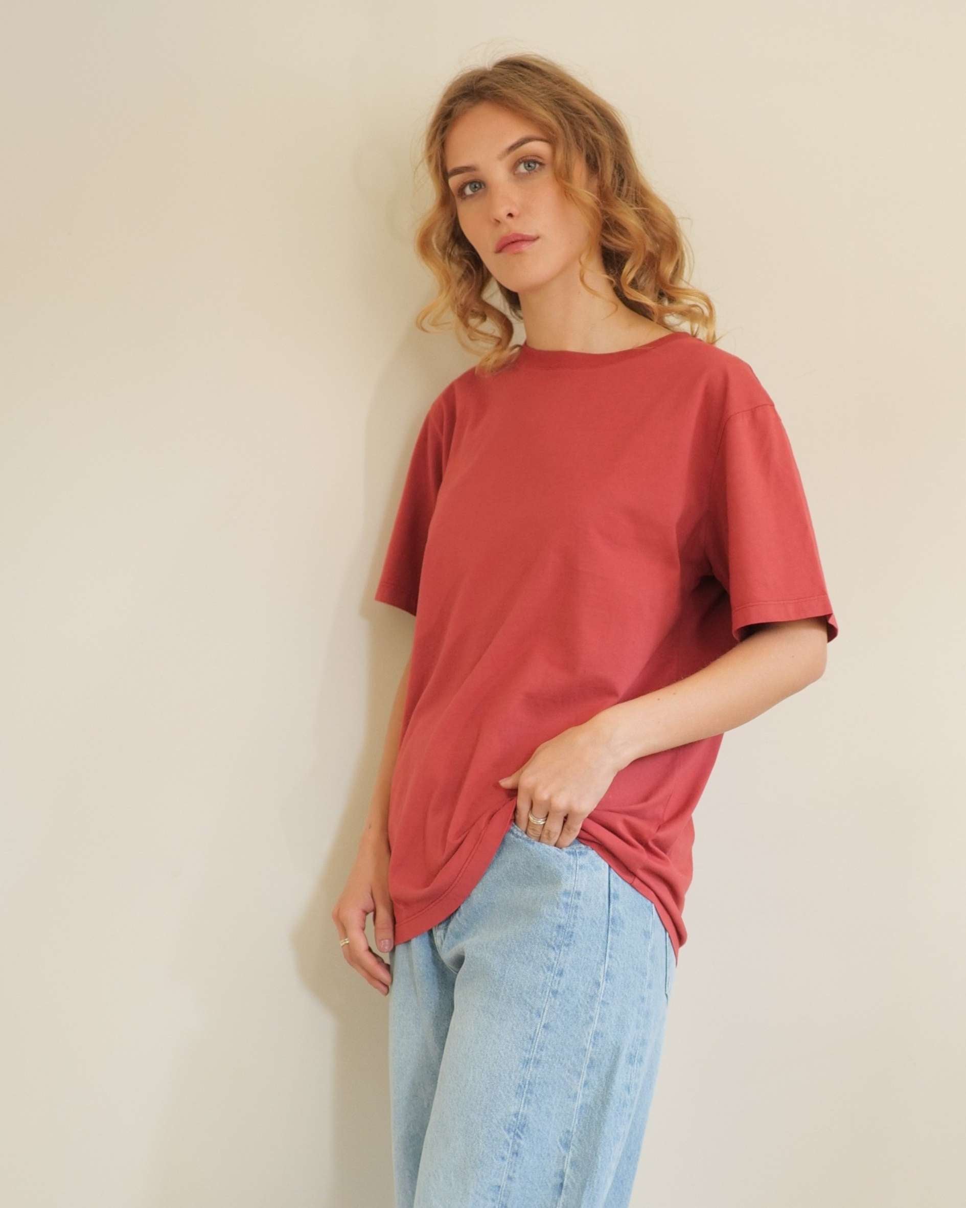 Terra_red_organic_cotton_boyfriend_t-shirt