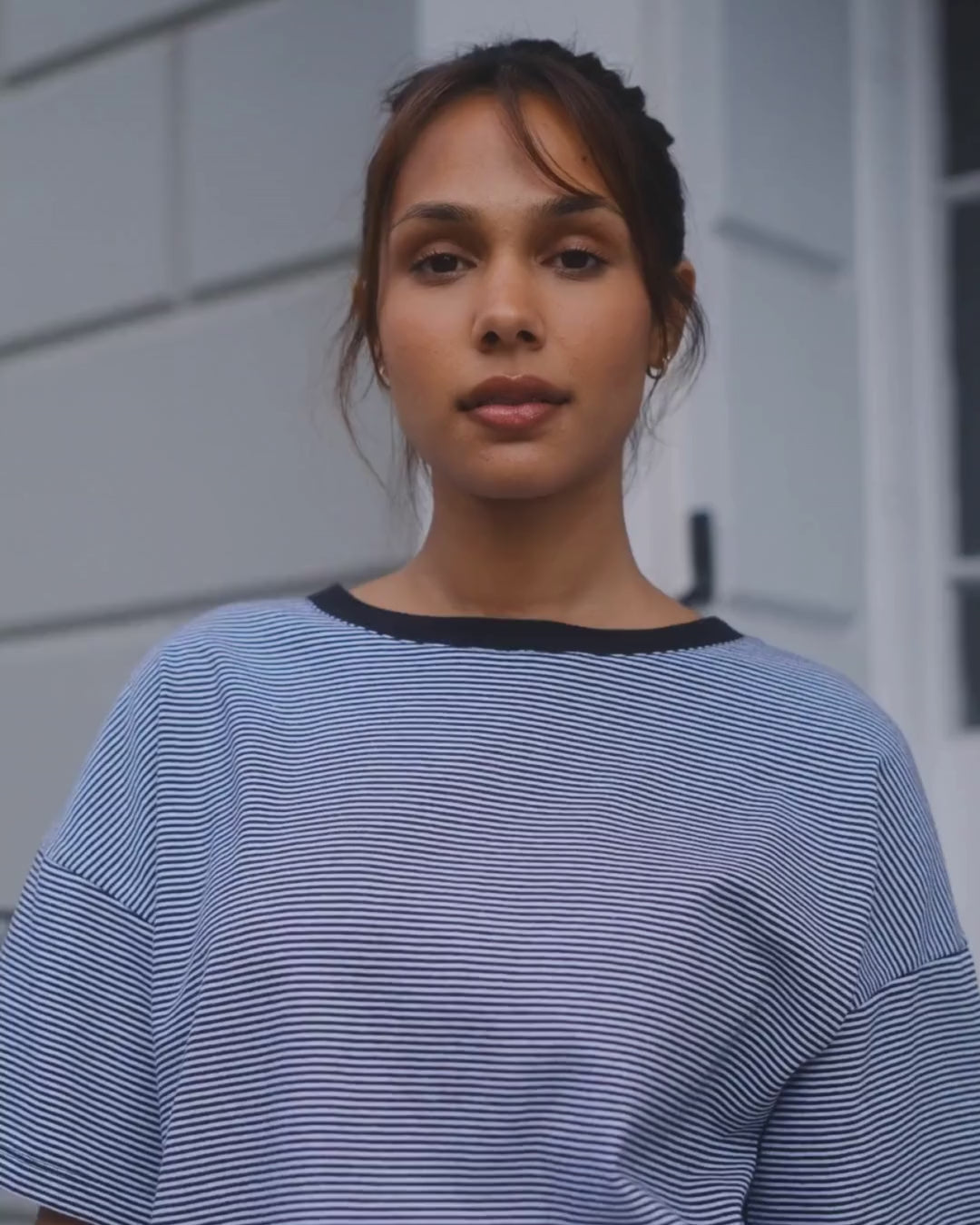 Oversized_black_stripe_organic_cotton_t-shirt_video