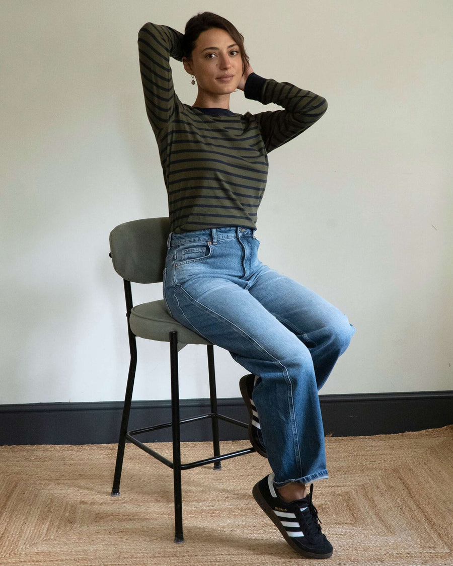 Green_and_navy_striped_t-shirt