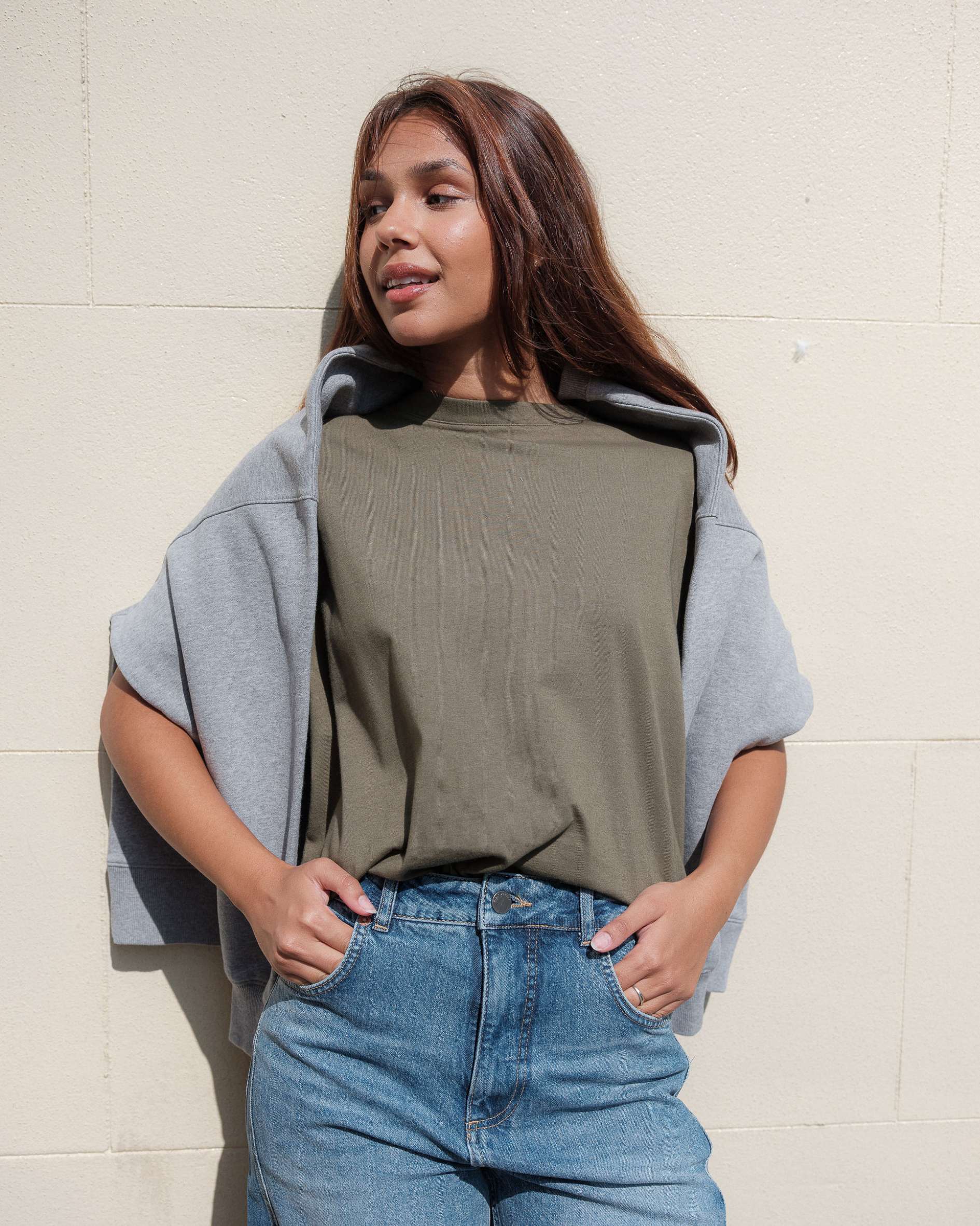 Boxy khaki t-shirt with jeans