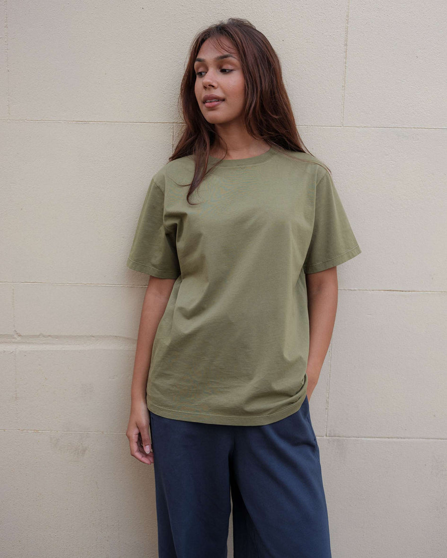 Boyfriend fit t-shirt in green olive organic cotton