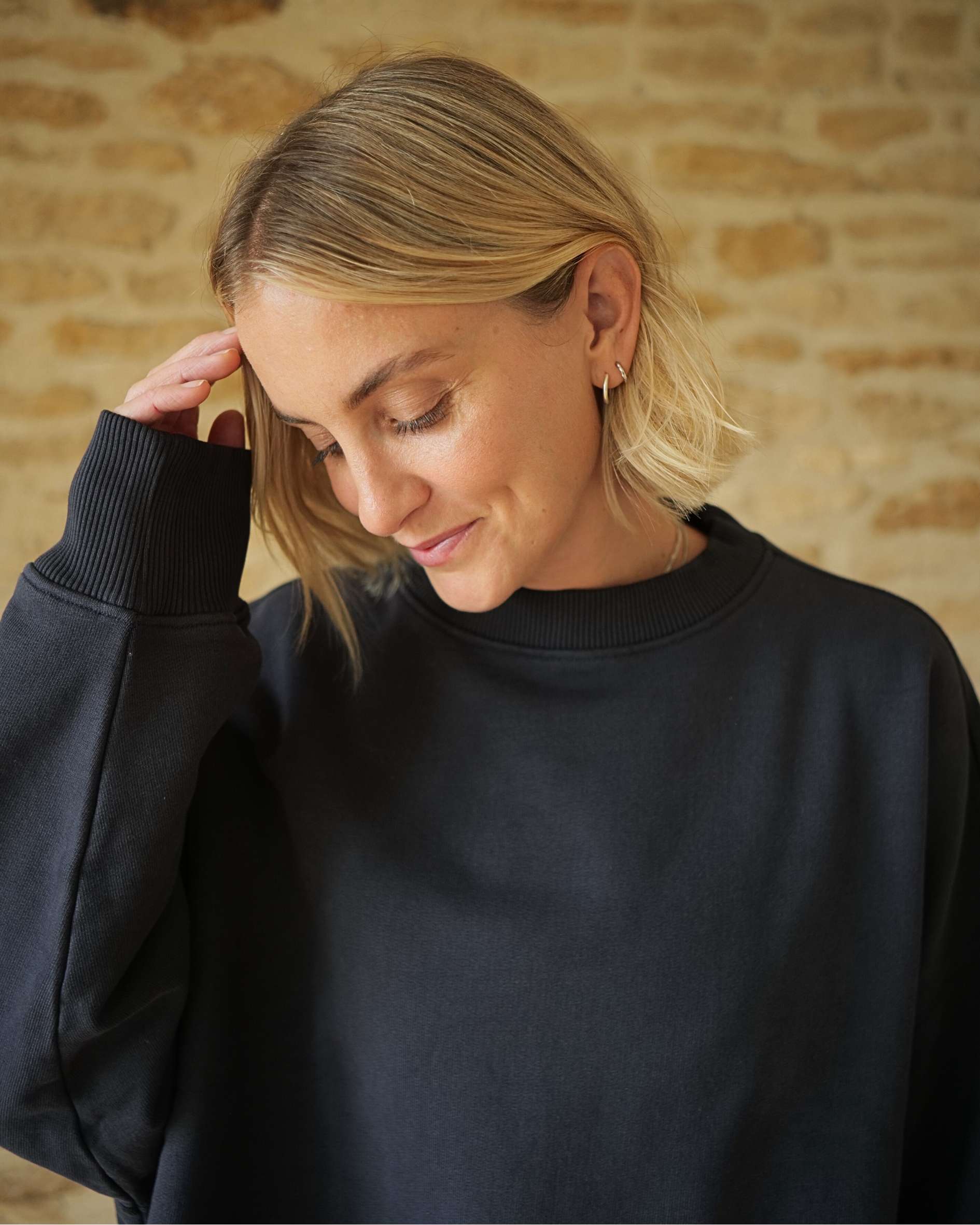 Crew_neck_with_rib_trim_on_luxury_sweatshirt