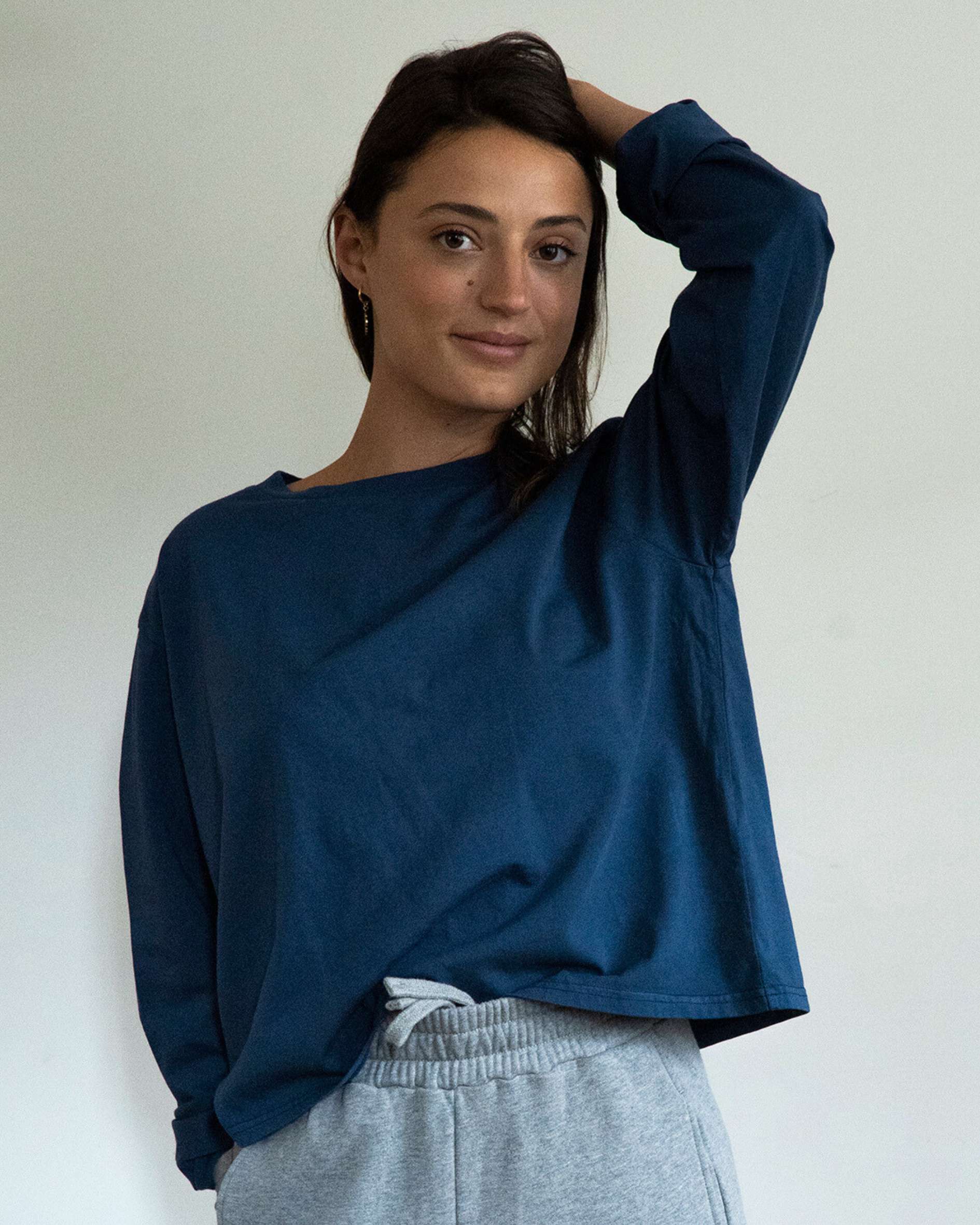 Cropped long sleeve t-shirt in French Navy