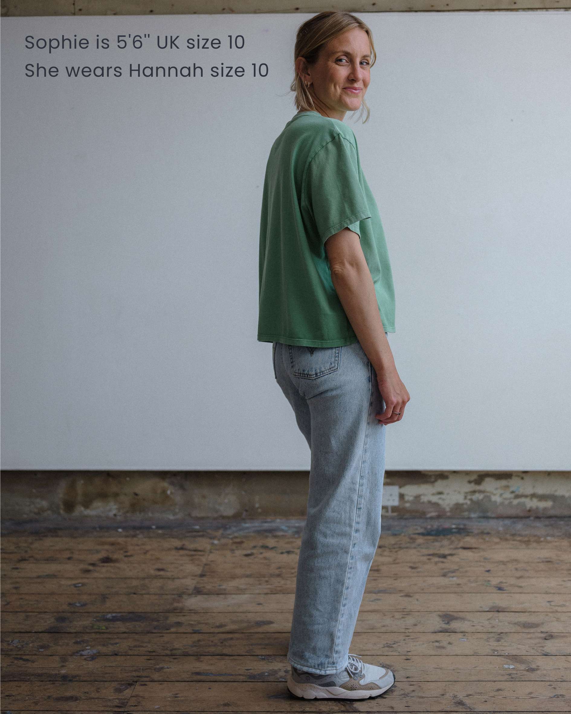 Flattering green cropped t-shirt - Sophie Hellyer
