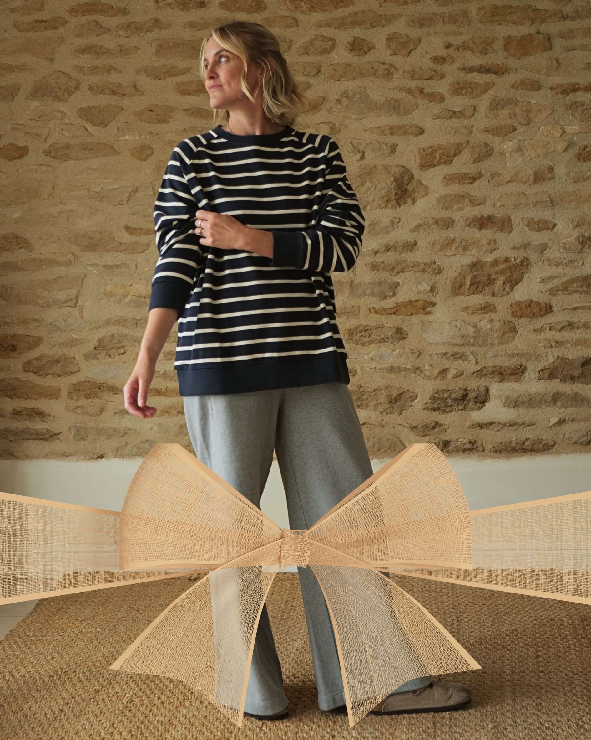 Gifts_for_lounging_-_Kate_joggers_Nancy_Navy_Ecru