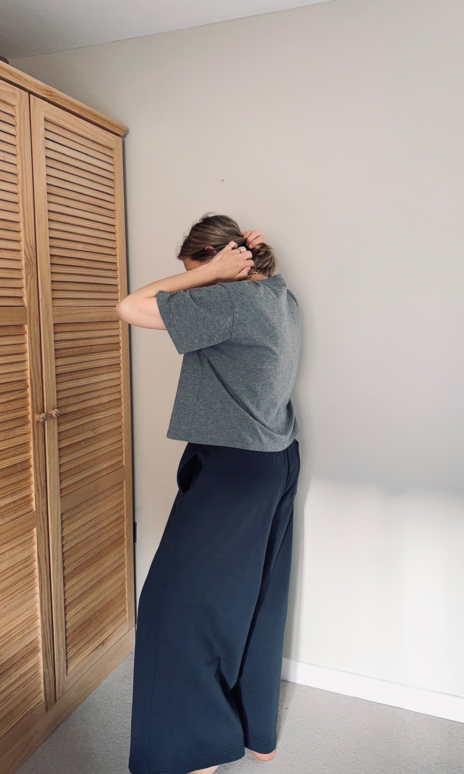 Ivy jersey trousers - side on