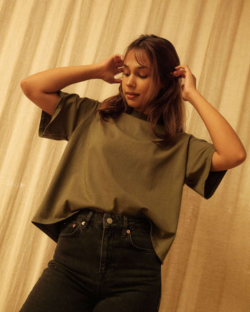 Midweight cropped t-shirt in dark olive
