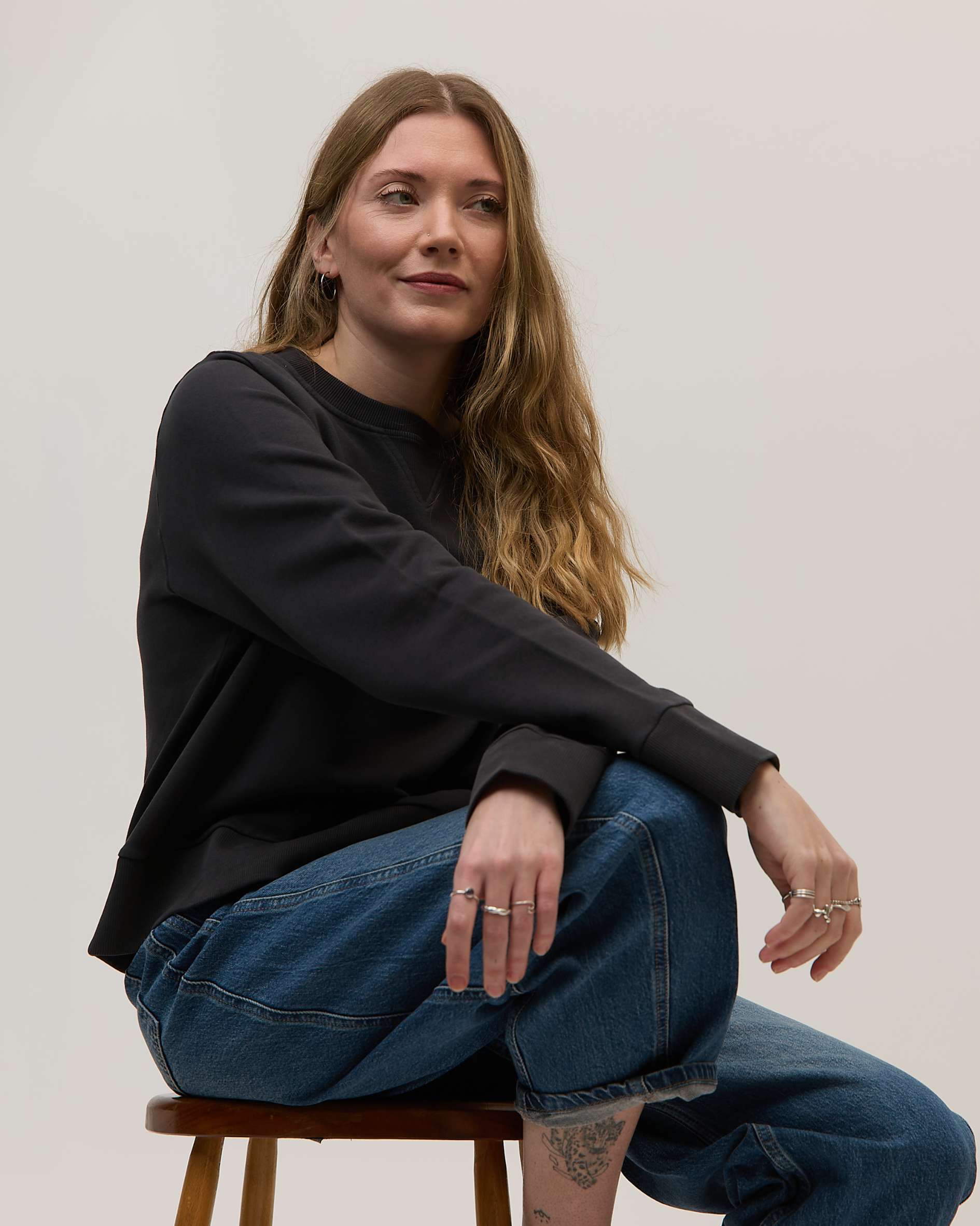 Organic_cotton_semi_fitted_sweatshirt_style