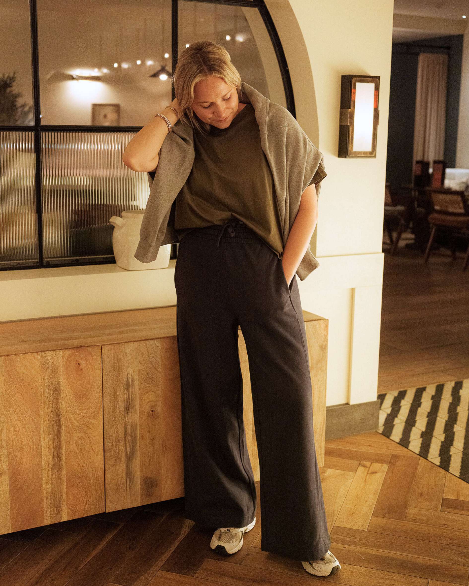Sally_McLaren_wears_Kate_joggers_with_Hannah_and_Connie_for_weekends_at_home