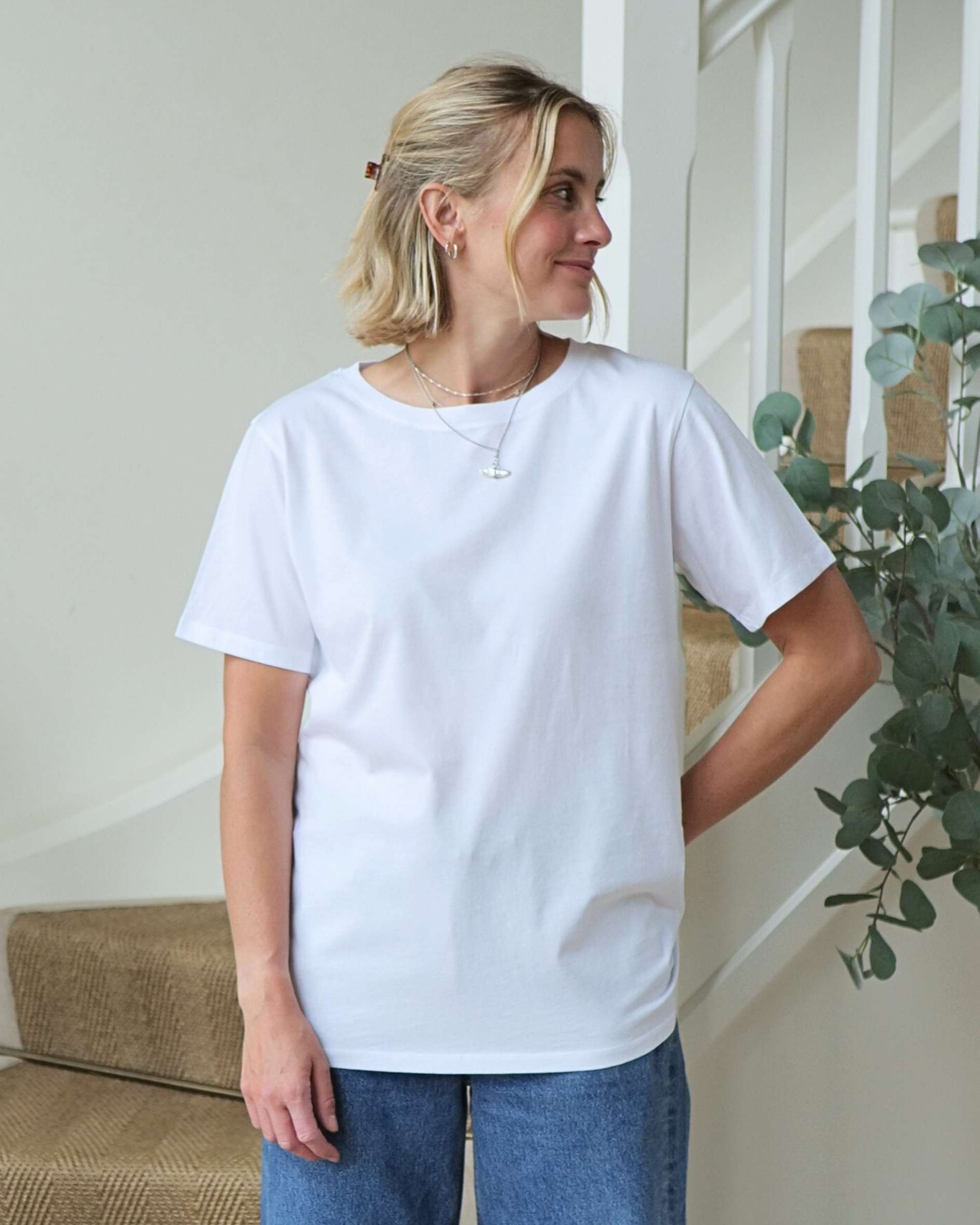 Shop_semi-fitted_low_crew_neck_t-shirt_in_White_organic_cotton