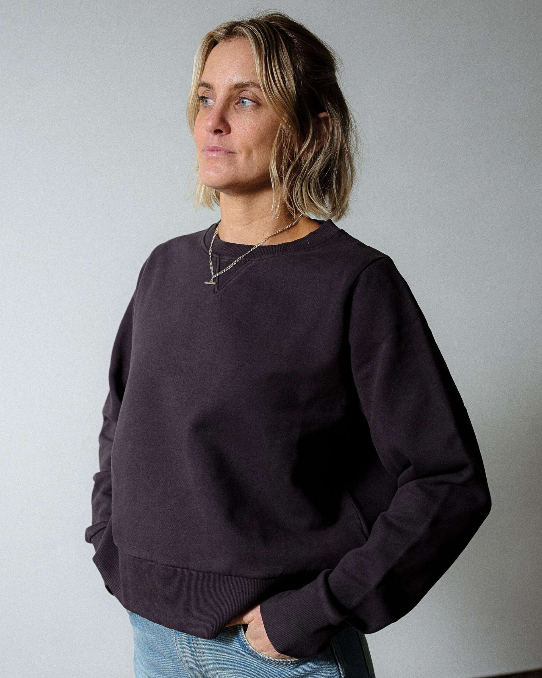 Slate_grey_sweatshirt_for_spring_summer