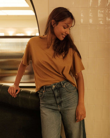Toffee_t-shirt_top_with_slight_crop