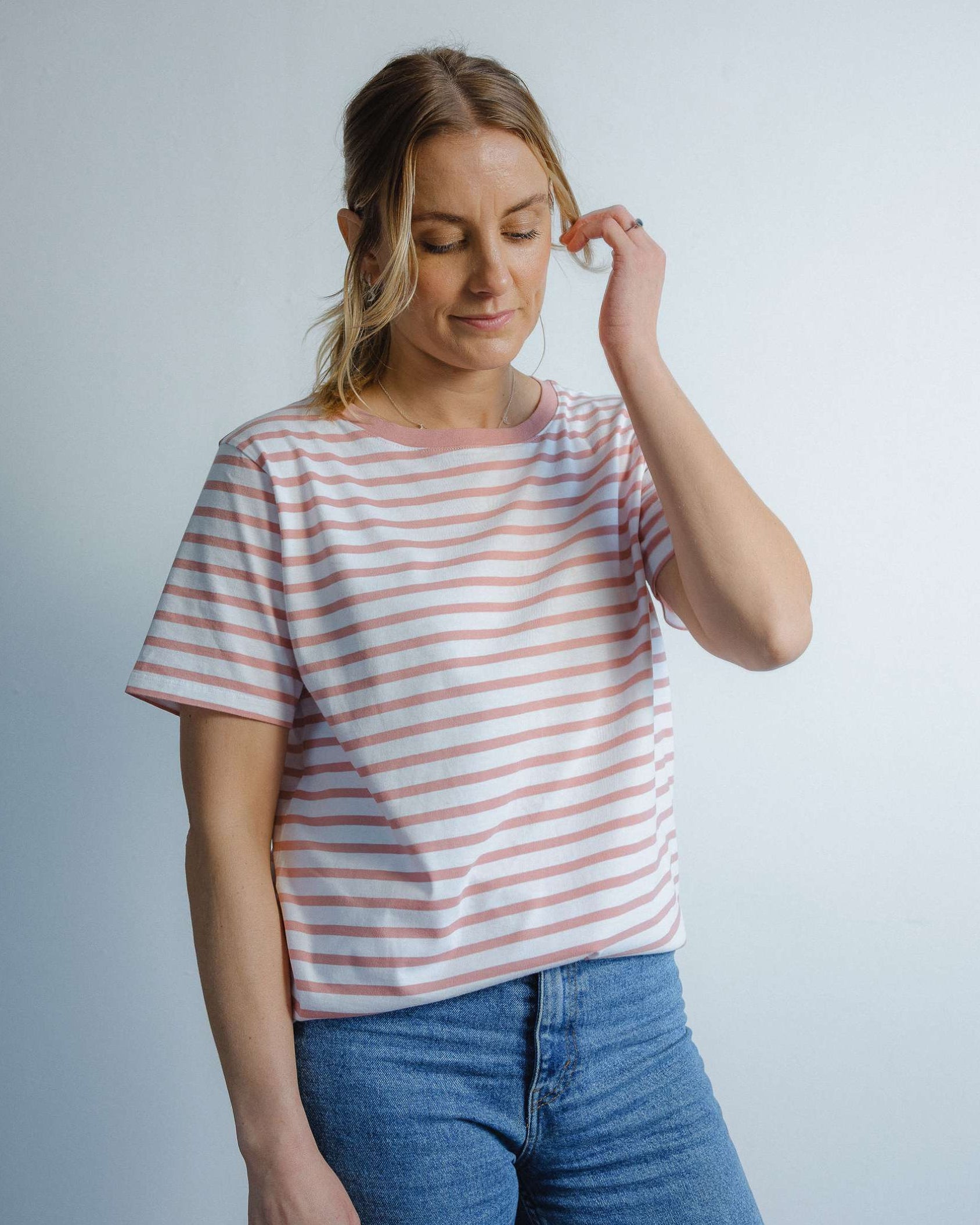 semi fitted crew neck t shirt