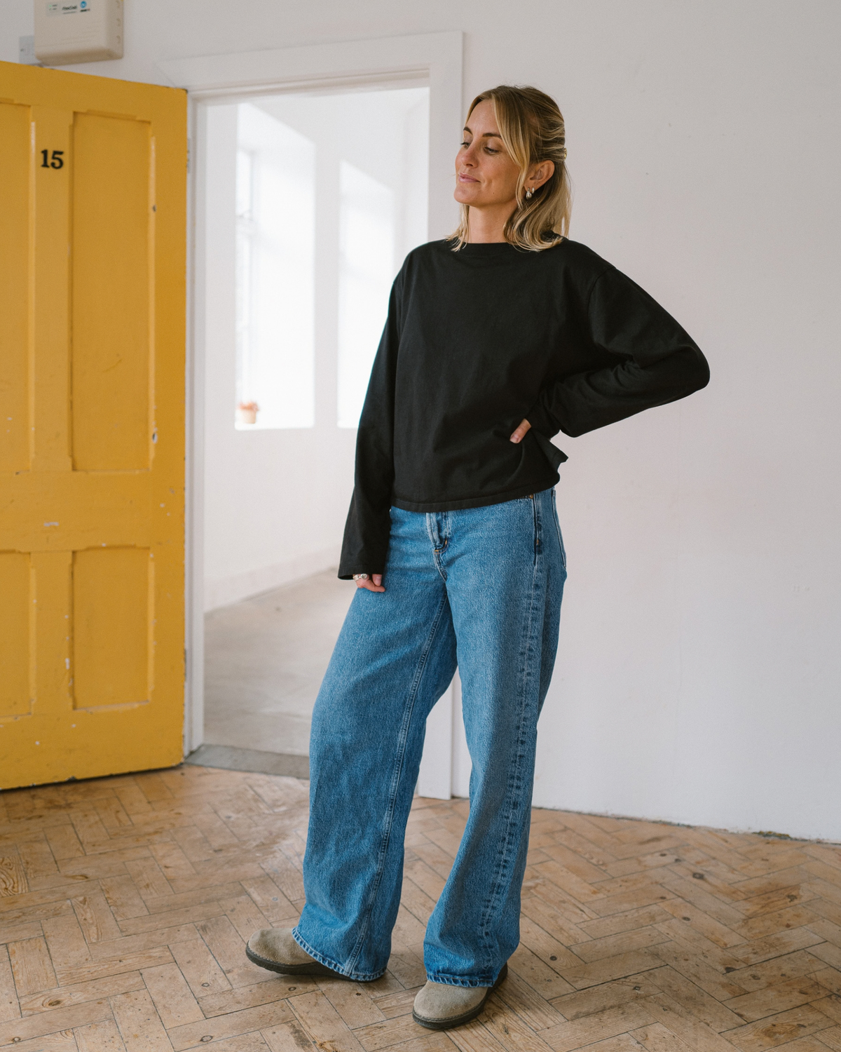comfortable_organic_cotton_soft_t-shirt_in_black