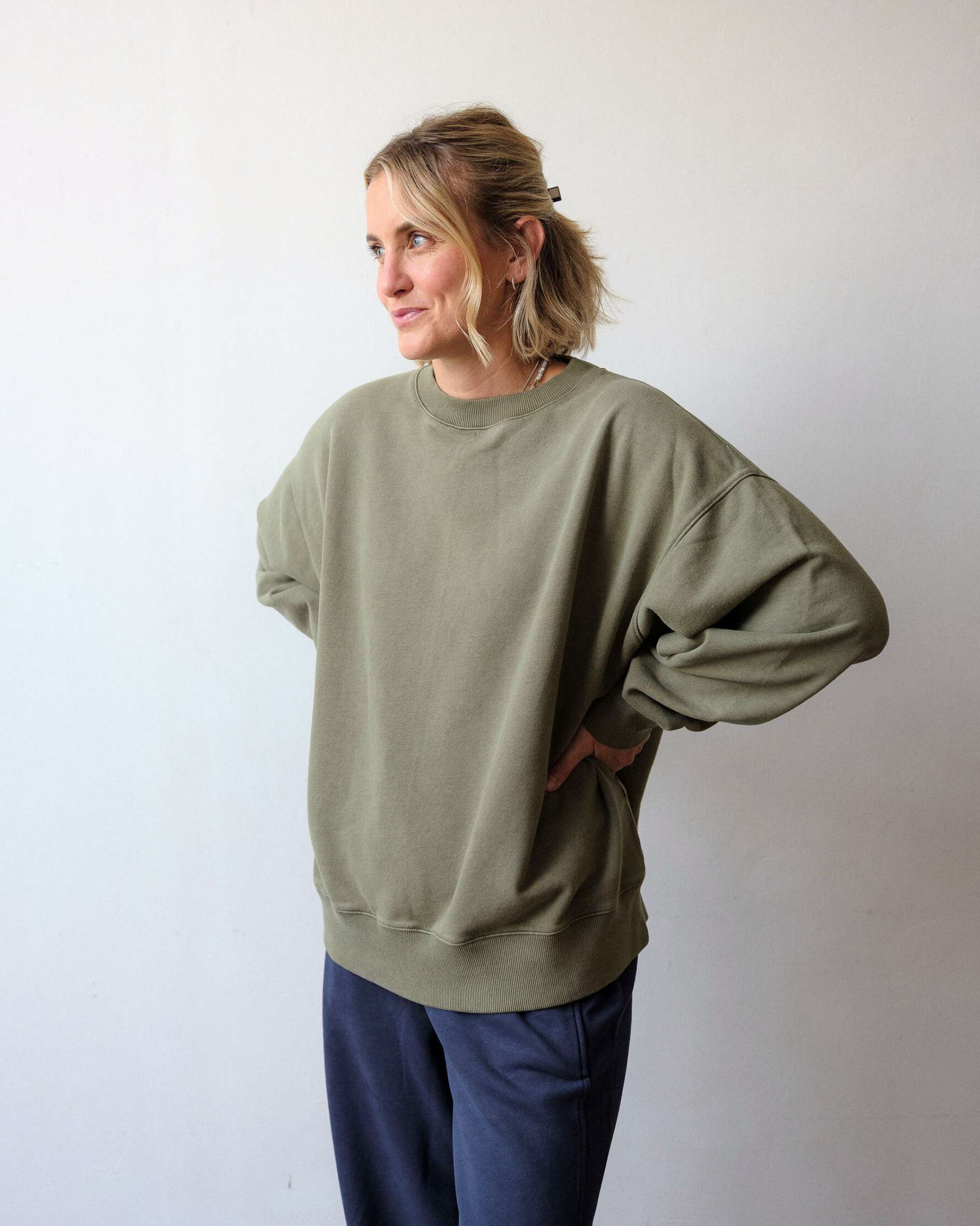 crew_neck_sweatshirt_in_olive