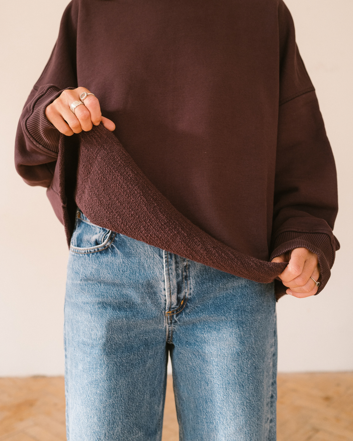 ethical_brand_plum_sweatshirt_with_oversized_fit