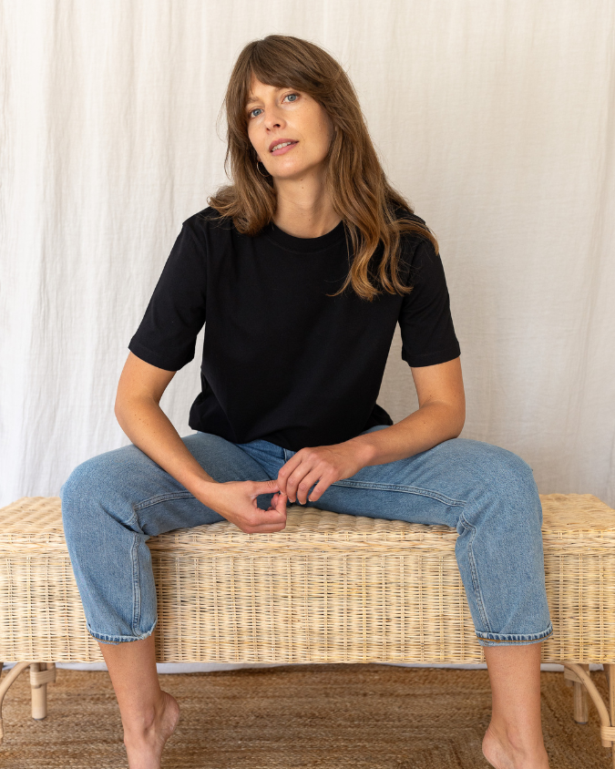 womens crew neck tee