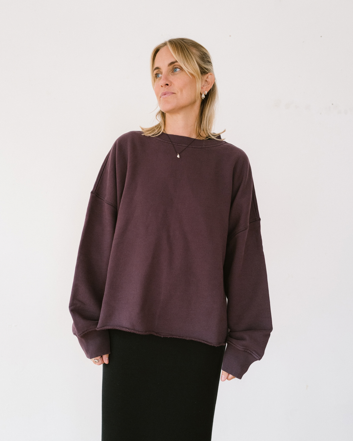 loose_fit_organic_cotton_sweatshirt_in_plum