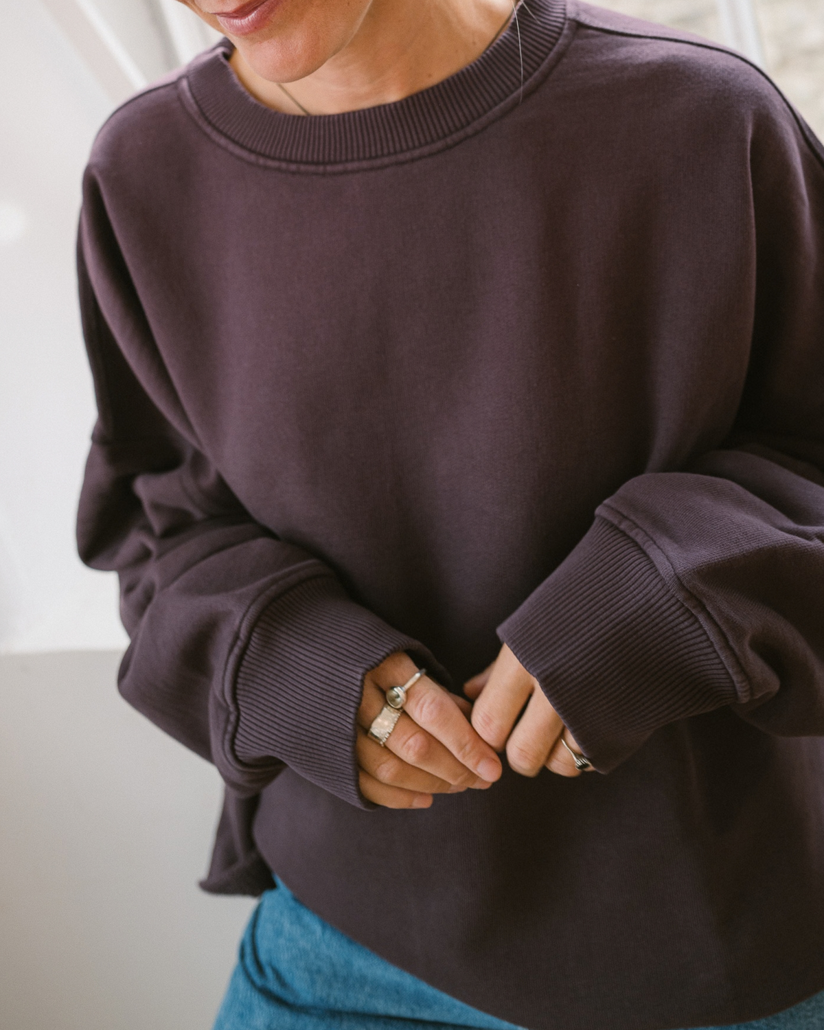 loose_fitting_organic_cotton_sweatshirt_in_plum_