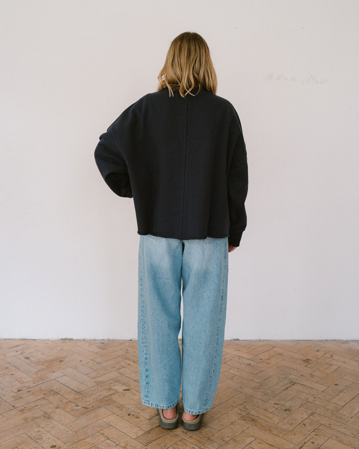 midnight_organic_cotton_sweatshirt_sustianable_brand