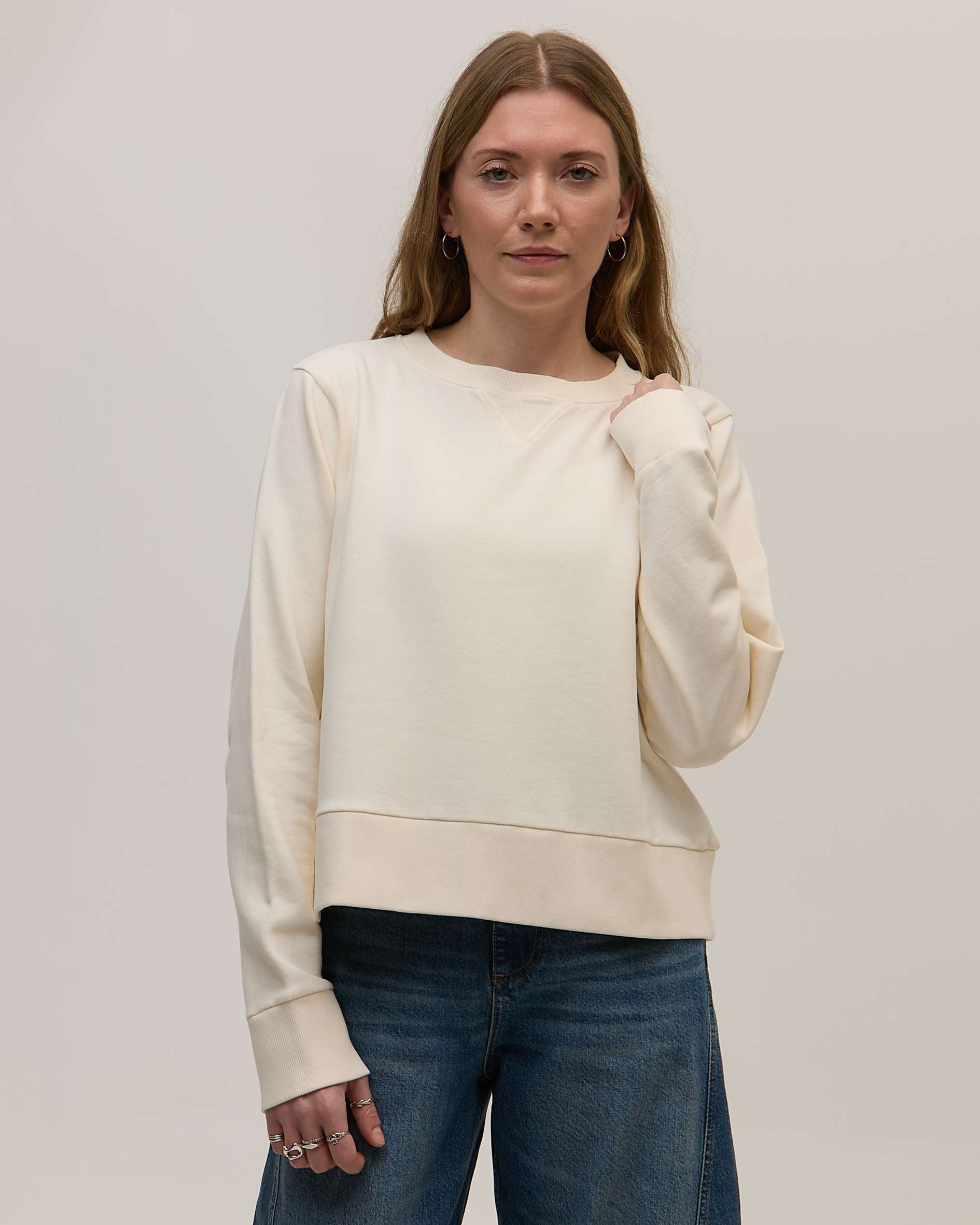 organic_cotton_and_sustainably_sourced_sweatshirt
