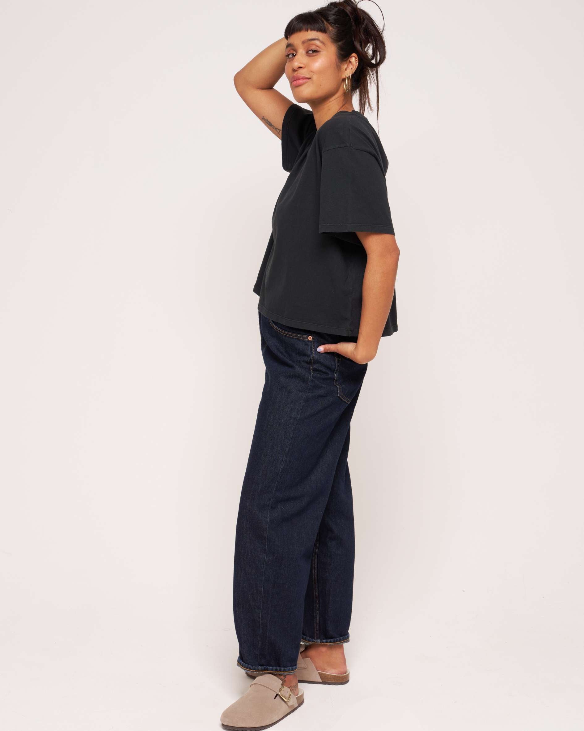 organic_cotton_black_tee_cropped_shape