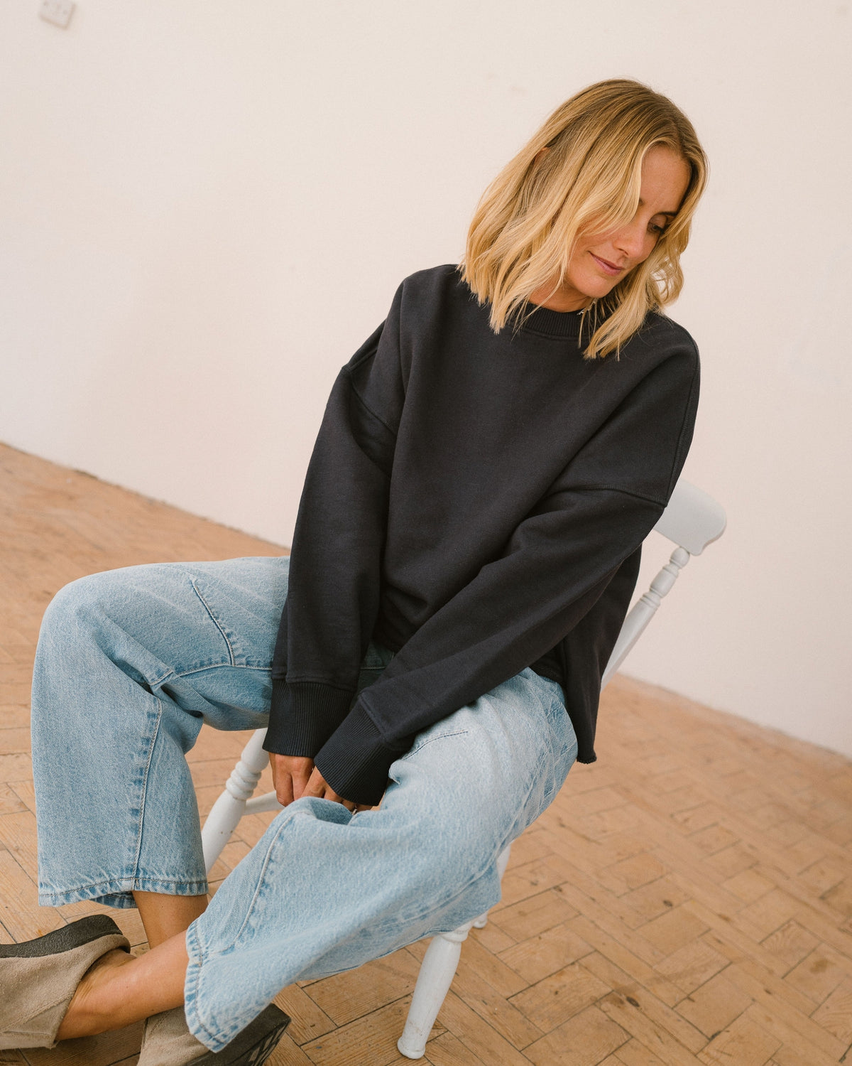organic_cotton_sweatshirt_with_oversized_fit_in_midnight
