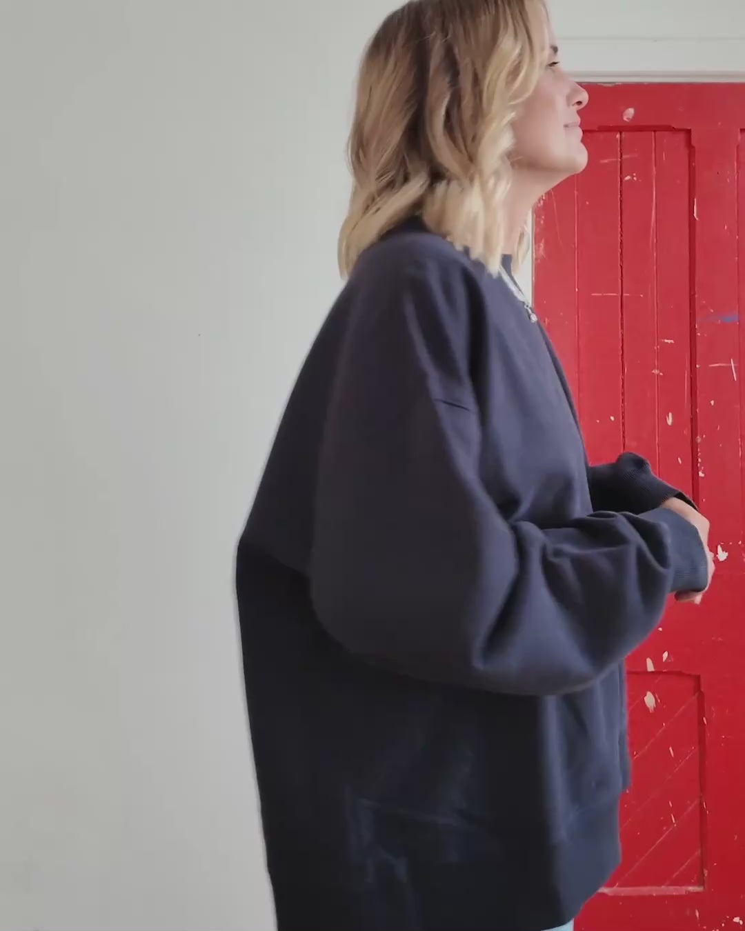 navy blue cosy sweatshirt