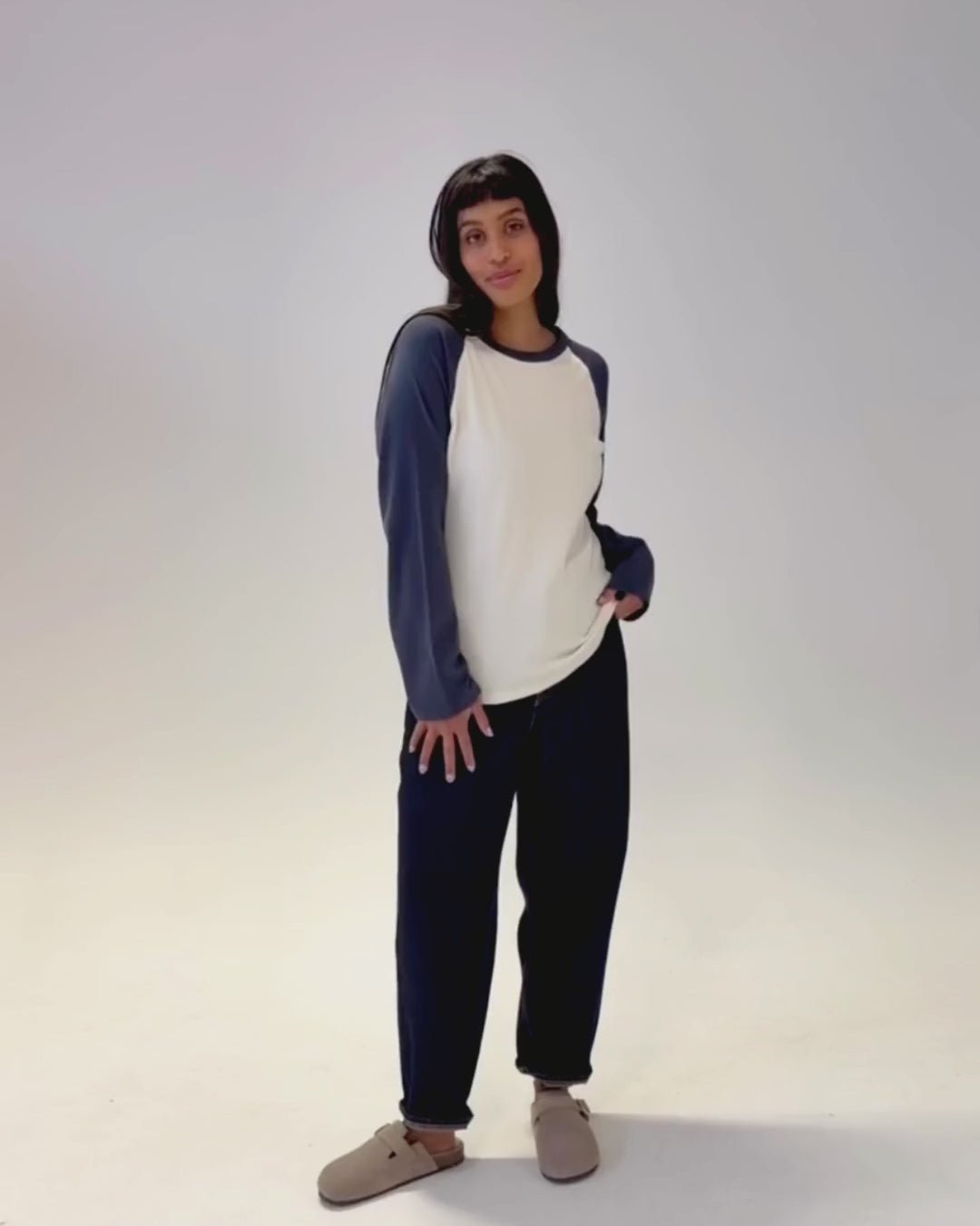 Nicola_Raglan_long sleeve_e_Navy_Ecru_crew-top