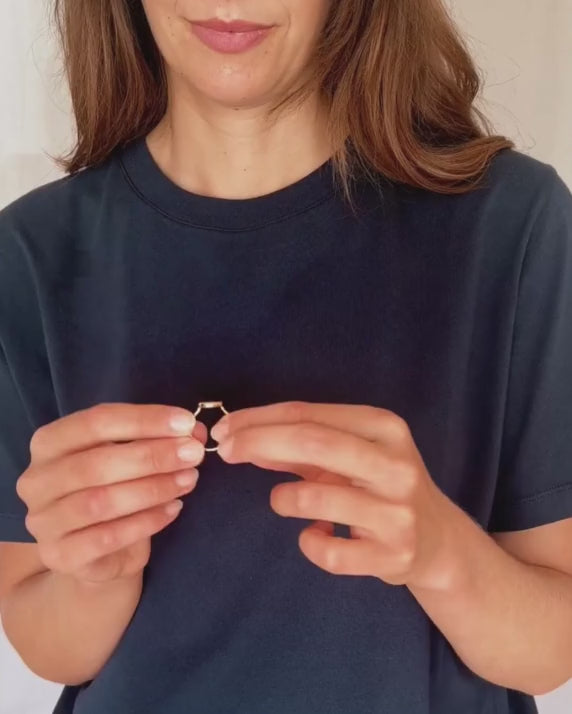 woman wearing a t shirt