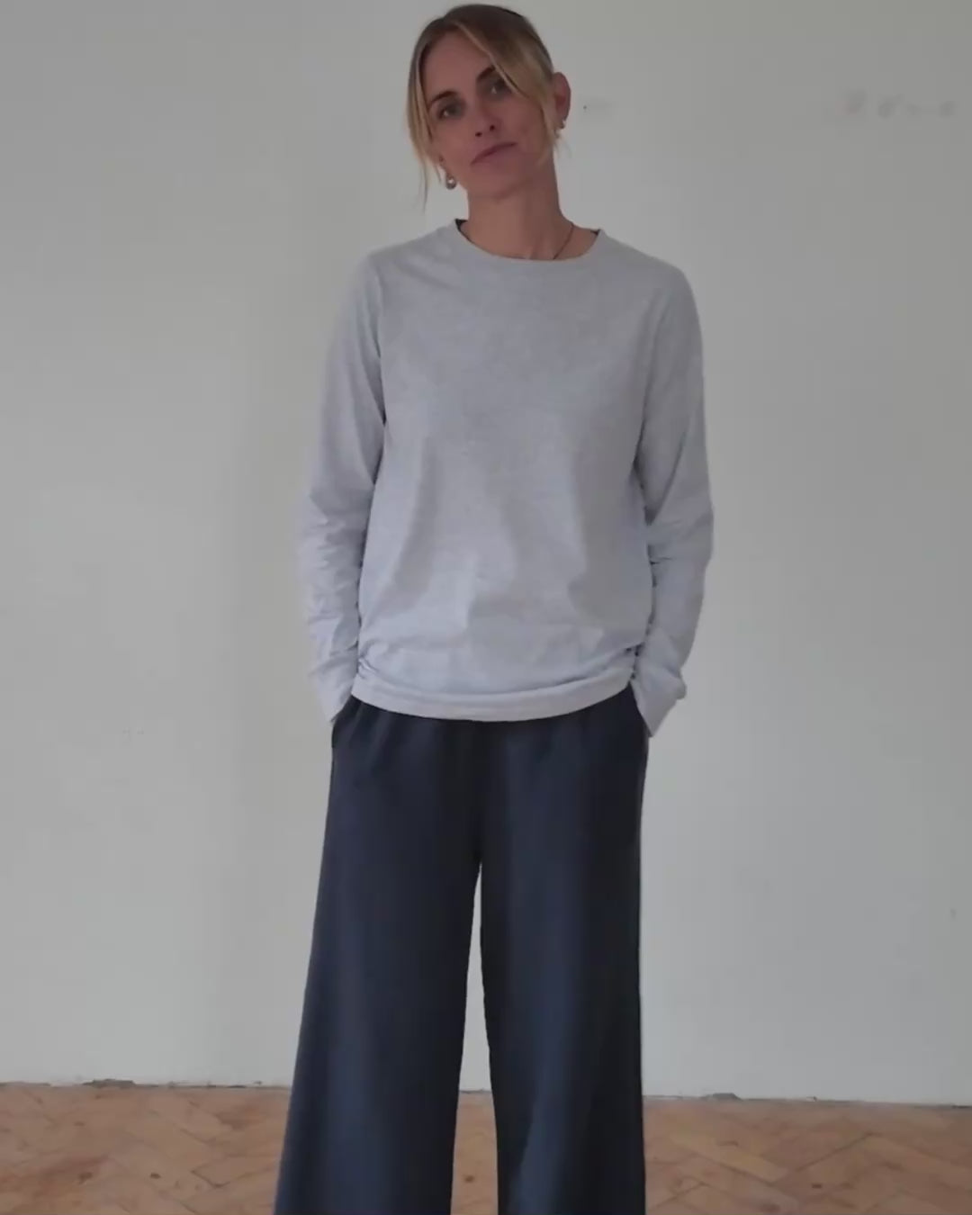 womens_organic_cotton_grey_crew_neck_tshirt
