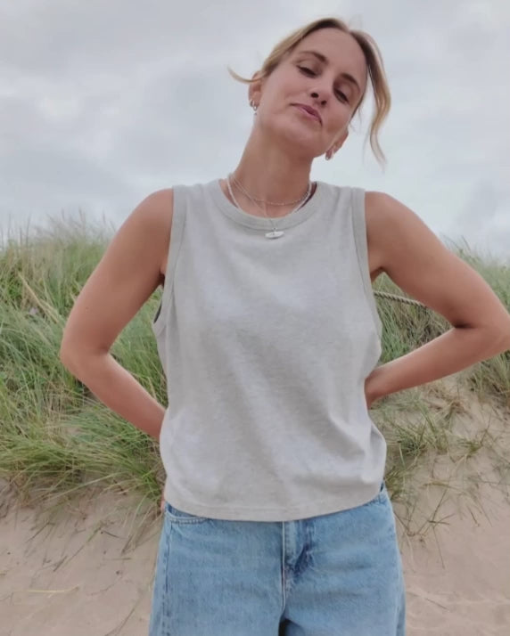 Willow Midweight Organic Cotton Grey Marl Vest - beach video