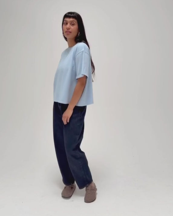 Hannah Midweight Organic Cotton Light Sky T-Shirt product video