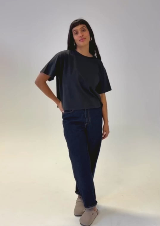 Hannah Midweight Organic Cotton Black T-Shirt product video