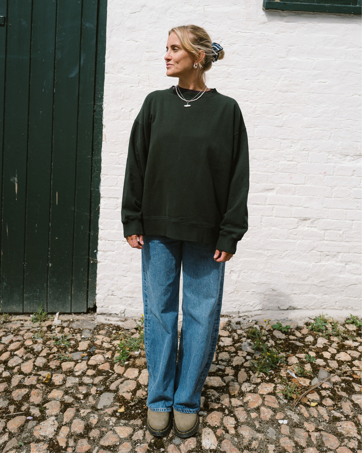 sustainable_dark_green_sweatshirt_for_women
