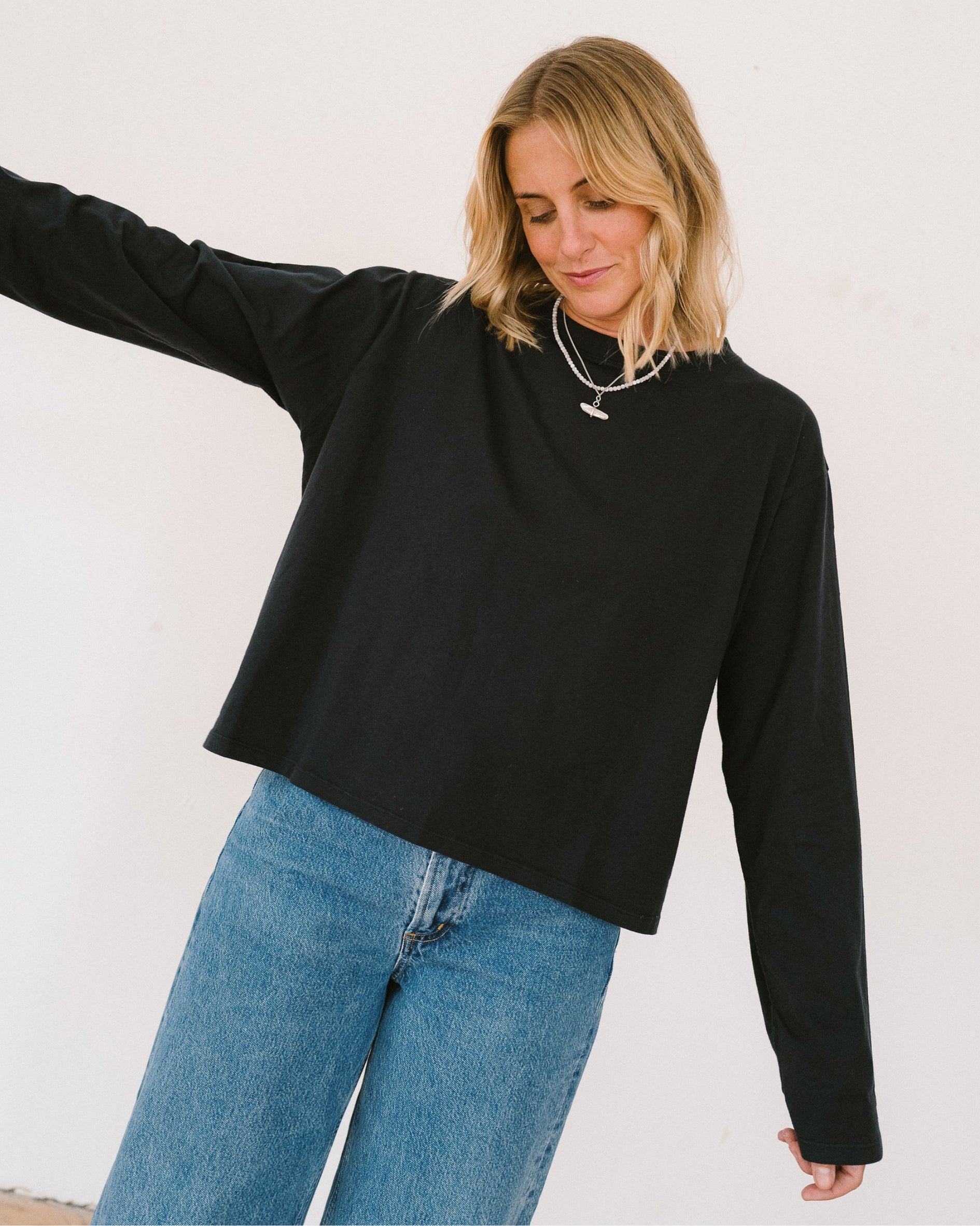sustainable_midweight_navy_organic_cotton_t-shirt