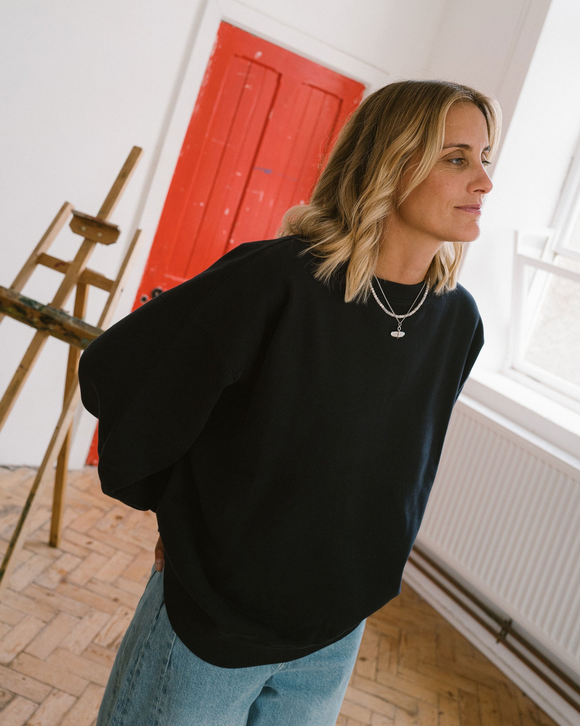 womens_casual_oversized_navy_sweatshirt