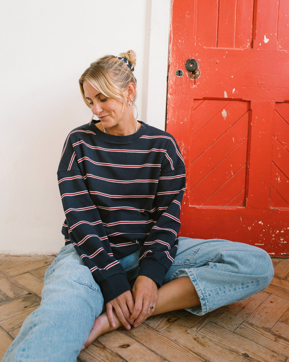 womens_oversized_striped_sweatshirt